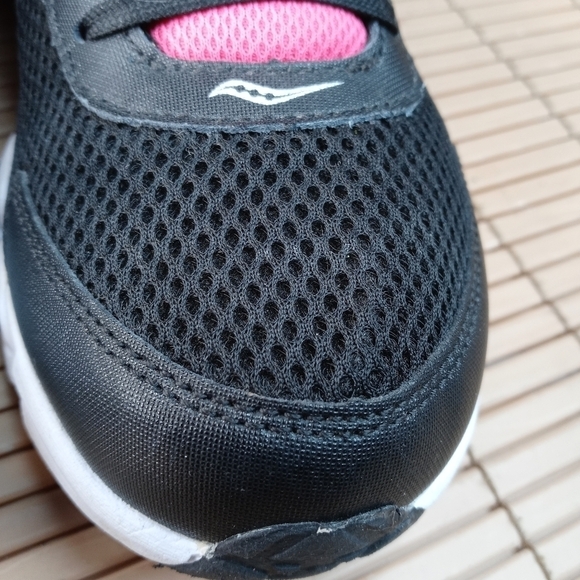 Saucony "Vortex" women's red black athletic shoe sz EU 38, US 7.5, US Youth 6. 3 - Picture 7 of 9